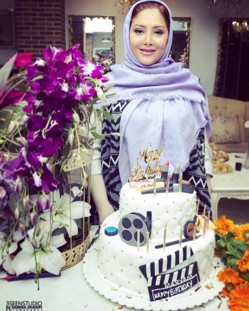 جشن تولد خانم بازیگر با یک کیک خاص در سالن زیبایی اش
