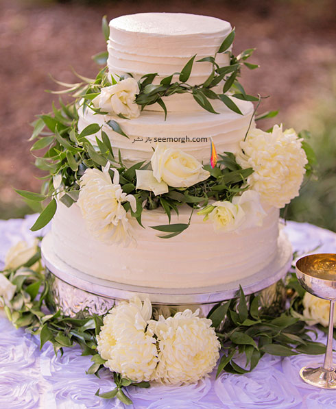 زیباترین کیک های عروسی تزیین شده با گل های طبیعی